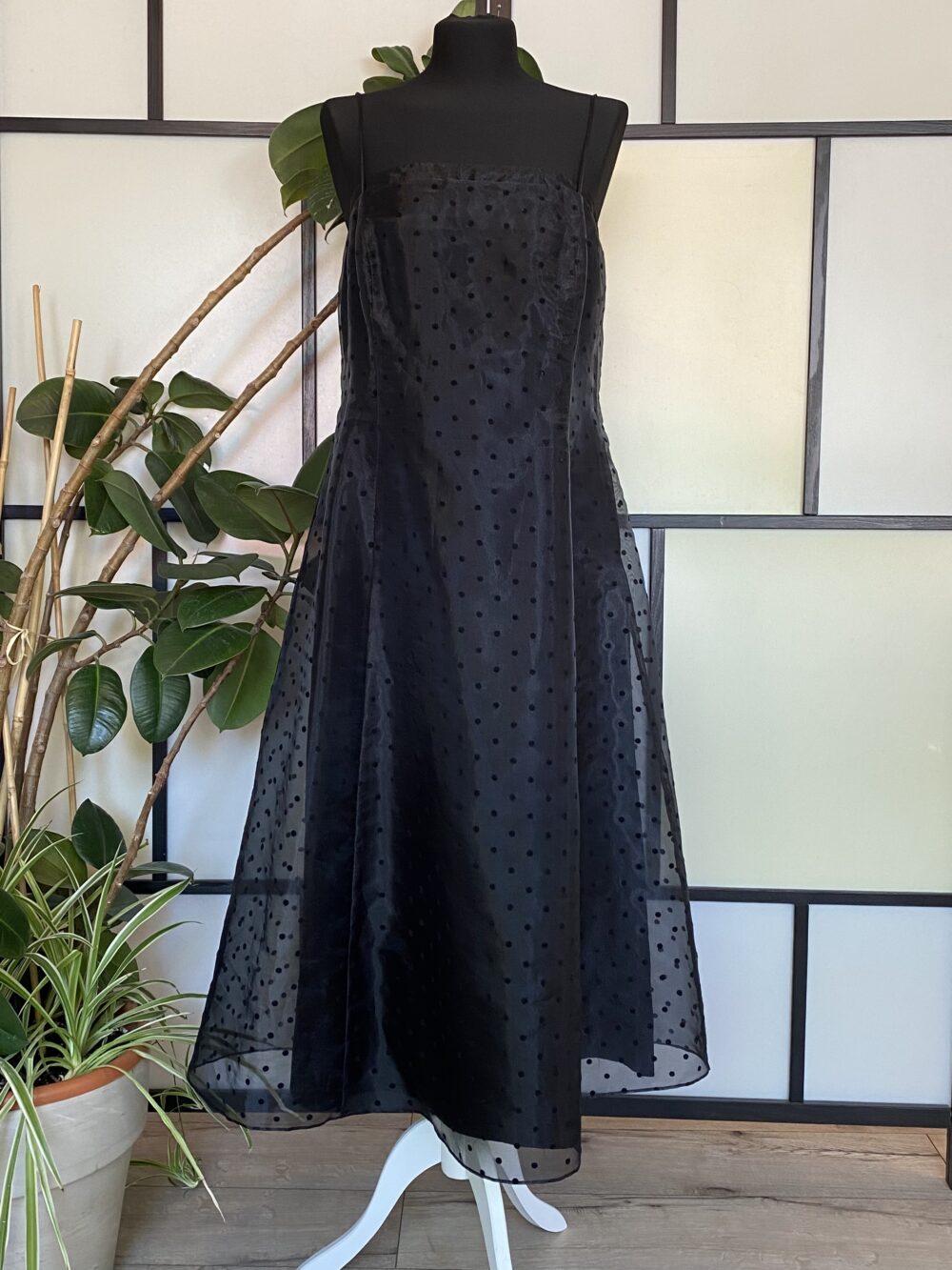 Czarna suknia w kropki roz.XL