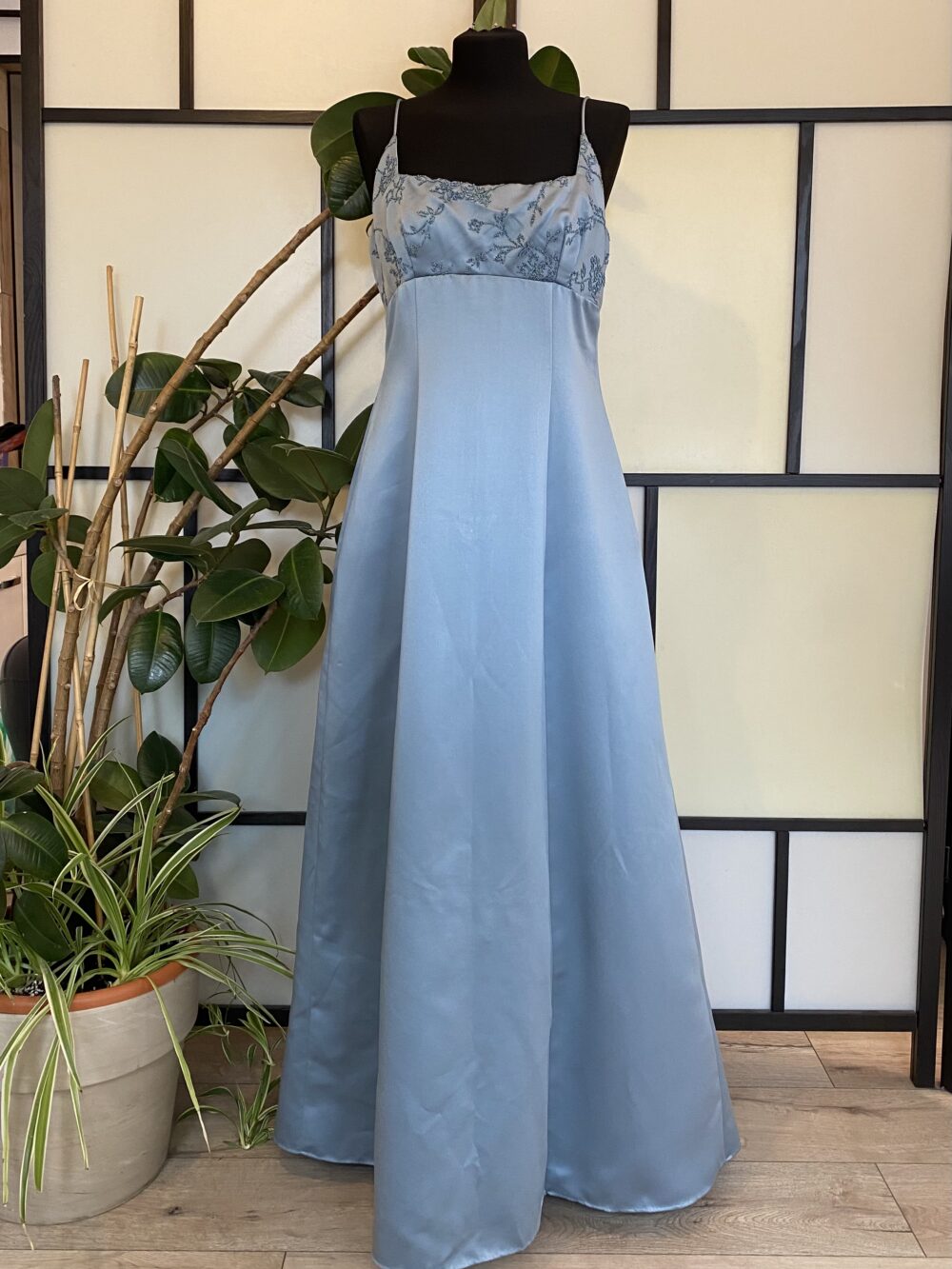 Błękitna suknia maxi roz.M